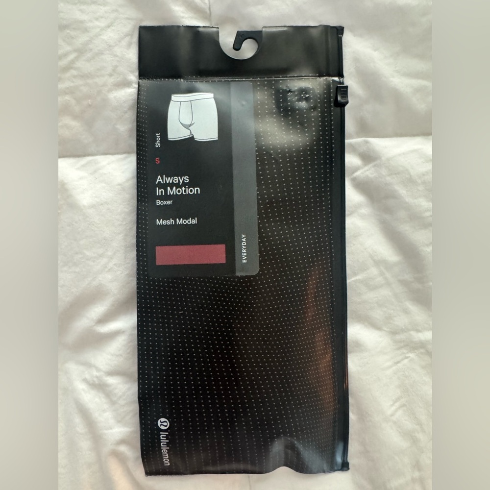 Lululemon Athletica Black and Pink Mesh Pouch